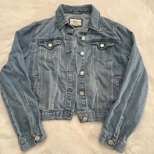 Forever 21 medium wash jean jacket